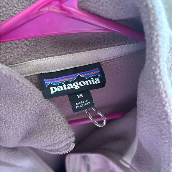Patagonia women’s faded purple Microdini Quarter-Zip fleece pullover - Picture 4 of 6